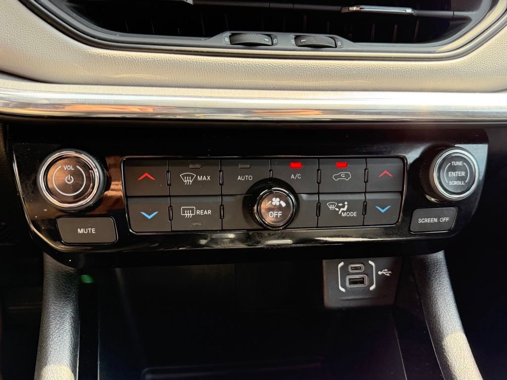 Used 2024 Jeep Compass Limited AWD/4WD image 26