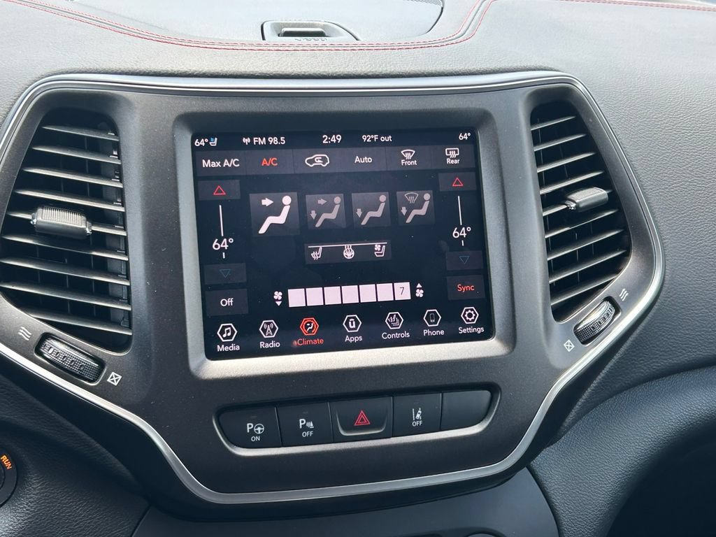 Used 2019 Jeep Cherokee Trailhawk AWD/4WD image 21