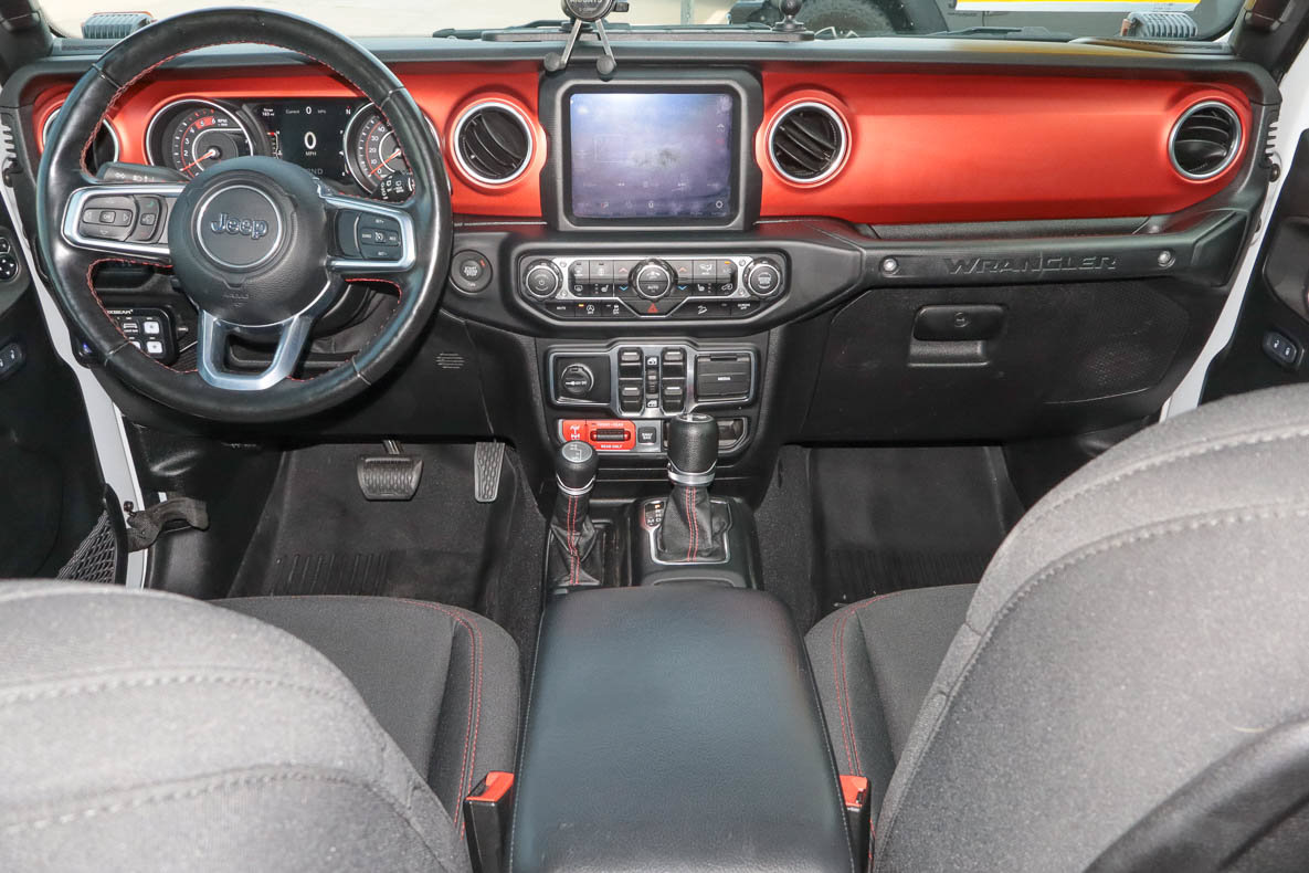 Used 2020 Jeep Wrangler Unlimited Rubicon w/ Dual Top Group AWD/4WD image 10
