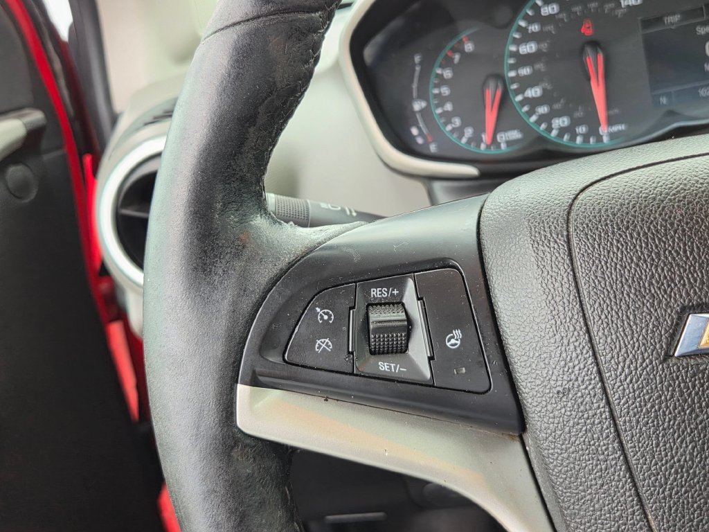Used 2018 Chevrolet Sonic Premier FWD image 17