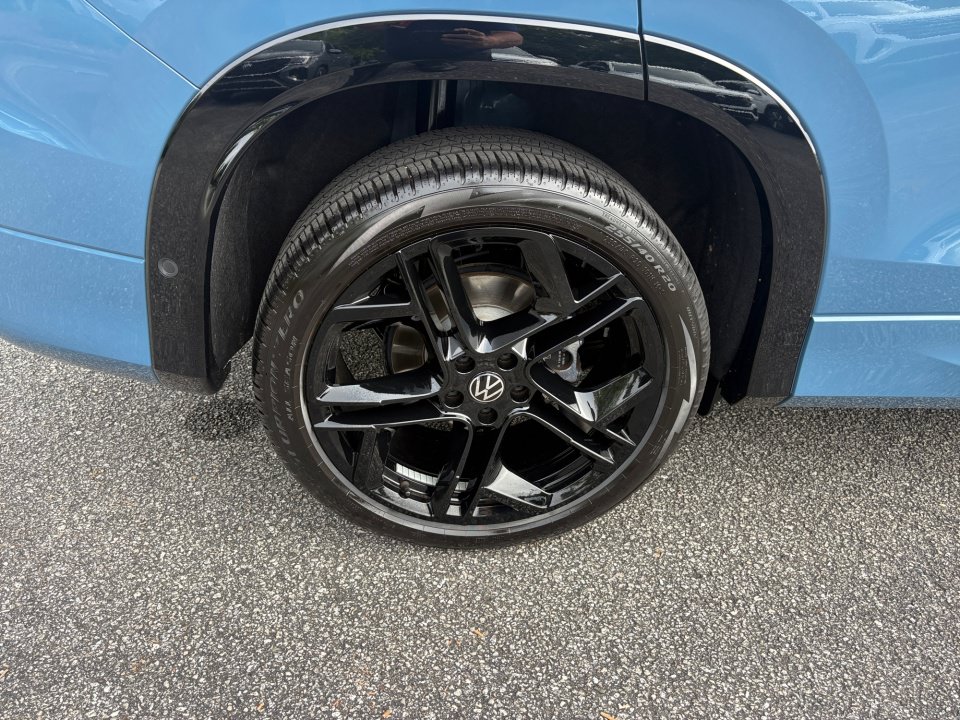 Certified 2026 Volkswagen Tiguan SE R-Line AWD/4WD image 23