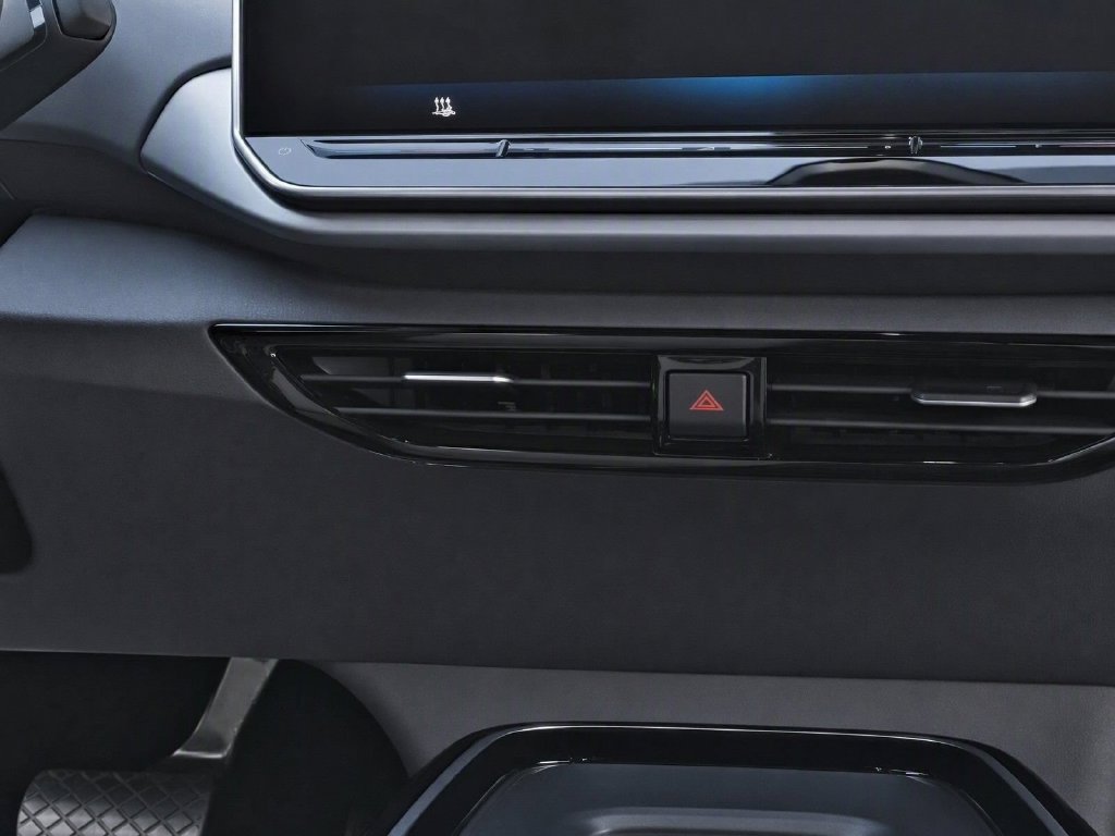 Certified 2024 Volkswagen ID.4 Pro AWD/4WD image 21