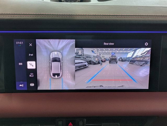 Used 2024 Porsche Macan Turbo Electric AWD/4WD image 23