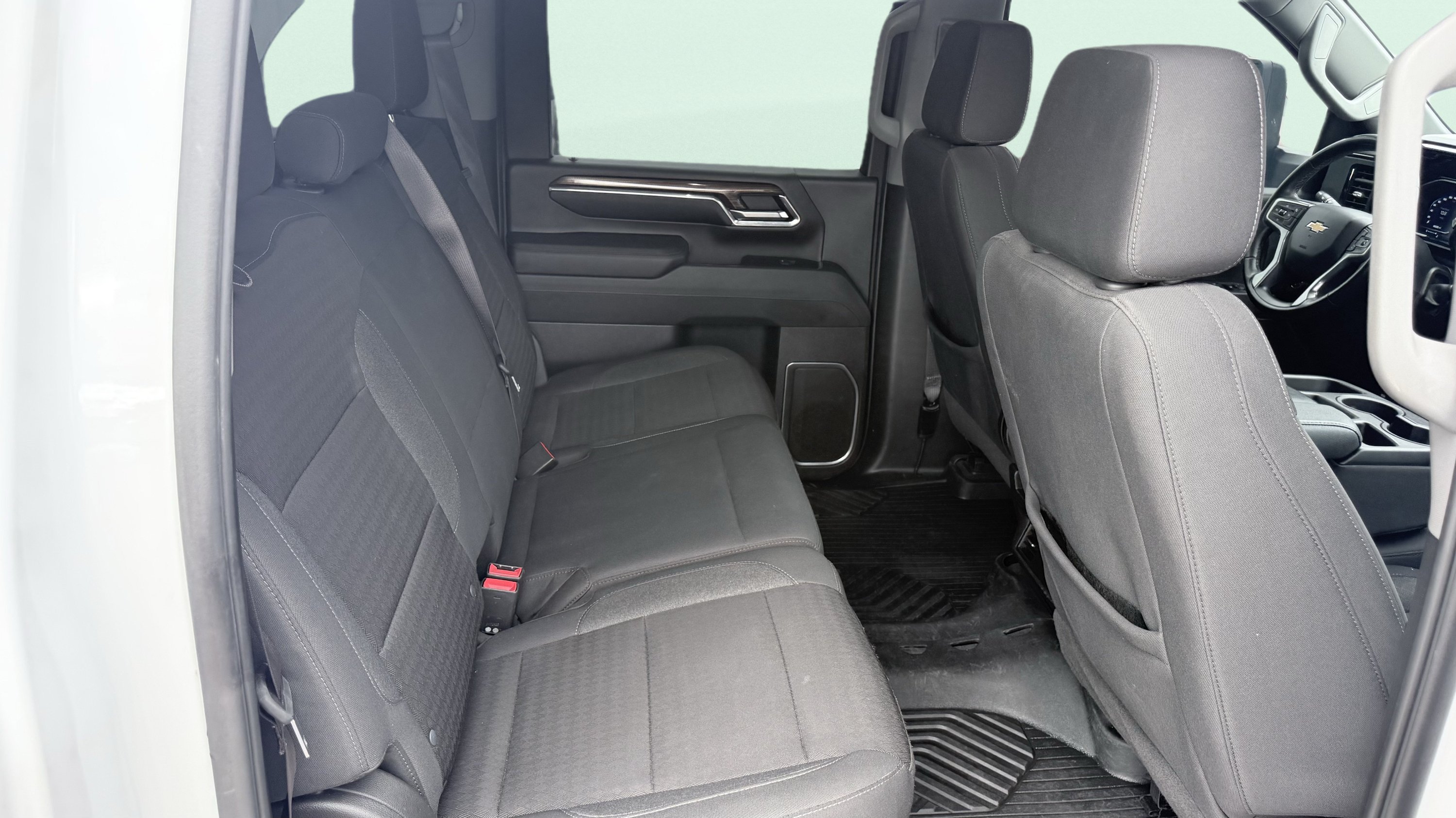 Used 2024 Chevrolet Silverado 2500 LT AWD/4WD image 42