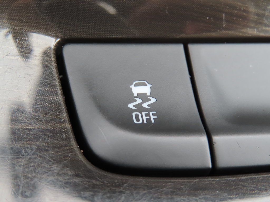 Used 2020 Buick Envision Essence w/ LPO, Active Package AWD/4WD image 12