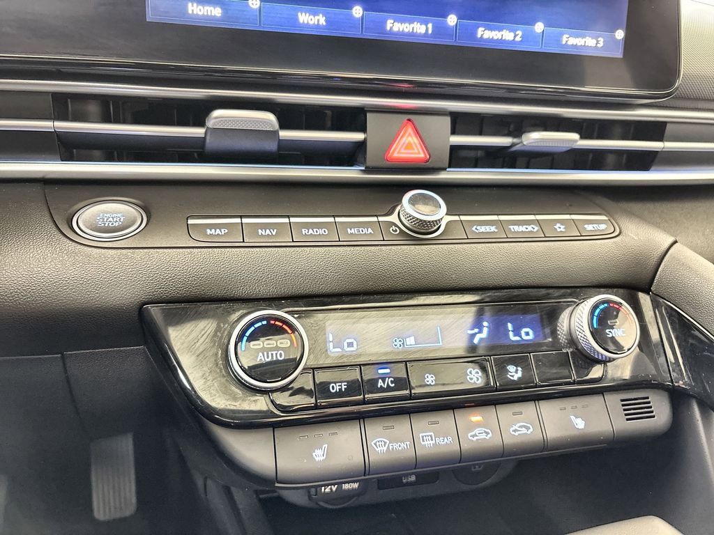 New 2025 Hyundai Elantra SEL FWD image 17