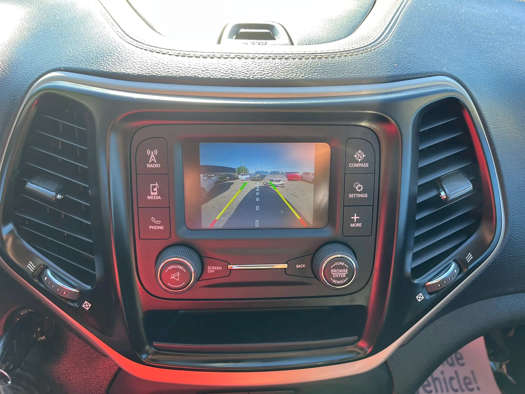 Used 2017 Jeep Cherokee Sport FWD image 11
