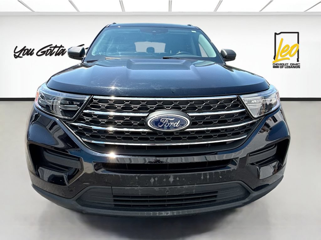 Used 2022 Ford Explorer XLT AWD/4WD image 2