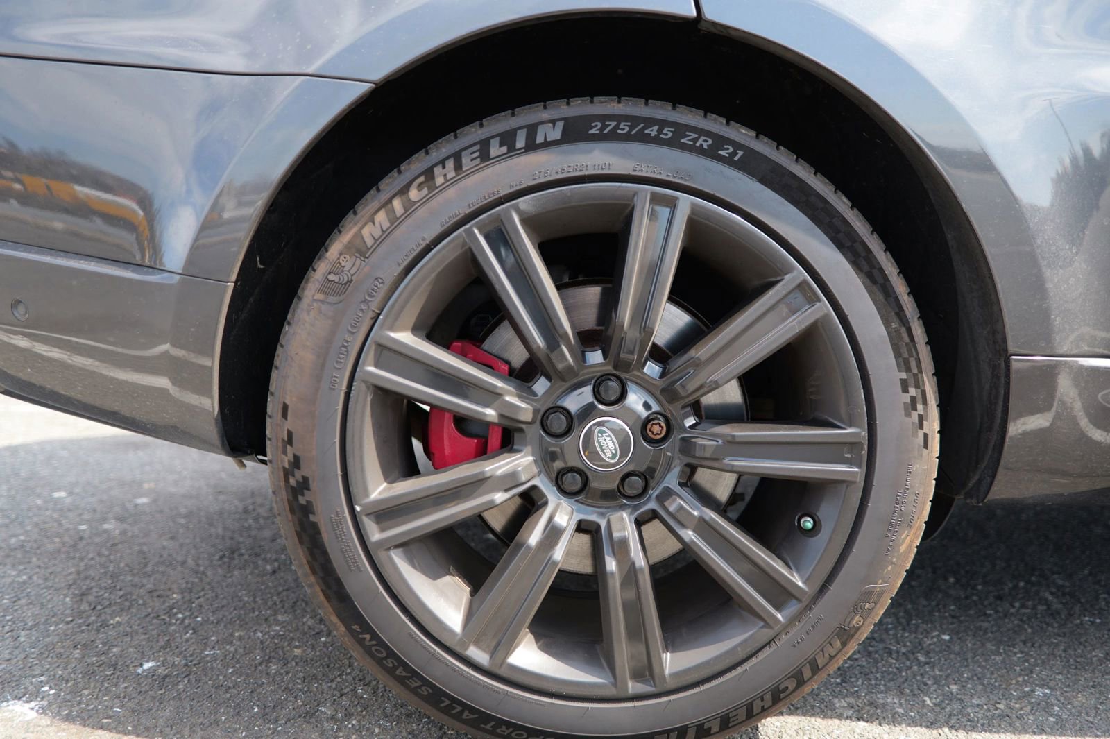 Used 2019 Land Rover Range Rover Sport HST AWD/4WD image 13