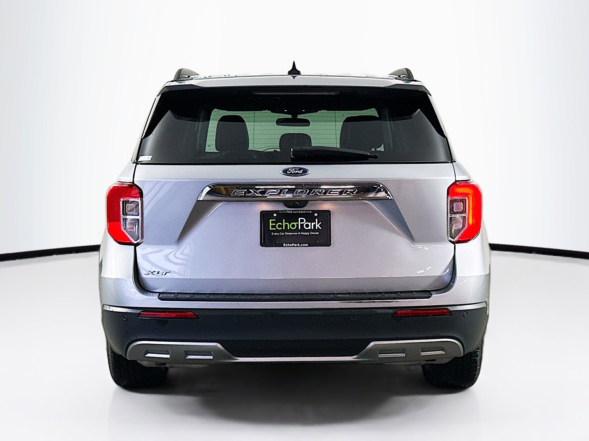 Used 2024 Ford Explorer XLT w/ Equipment Group 202A image 7