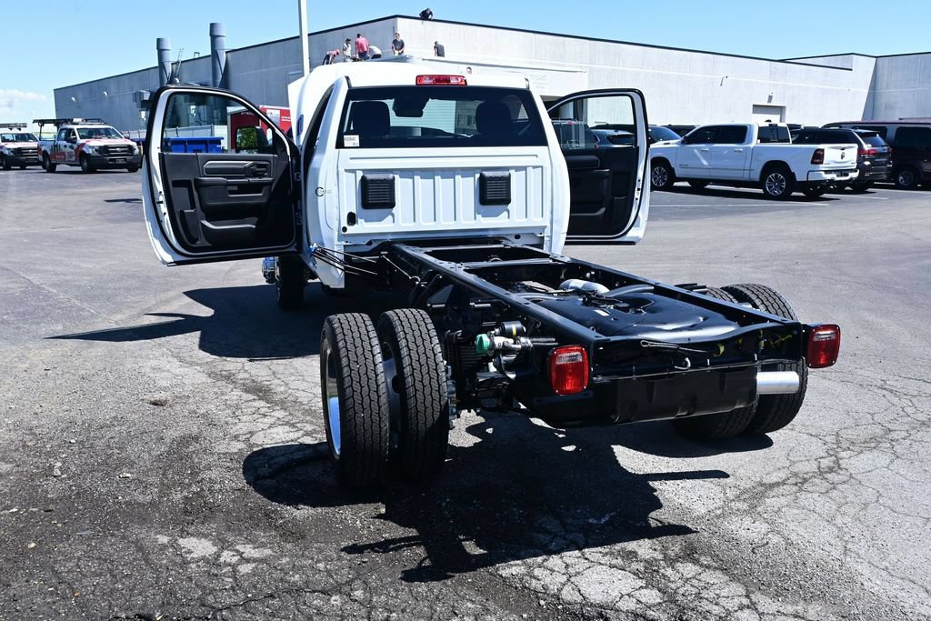 New 2026 RAM 5500 Tradesman w/ Chrome Appearance Group AWD/4WD image 29