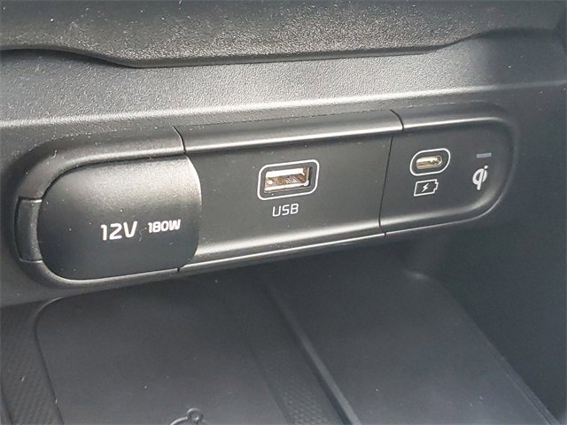 Used 2023 Kia Telluride AWD image 31