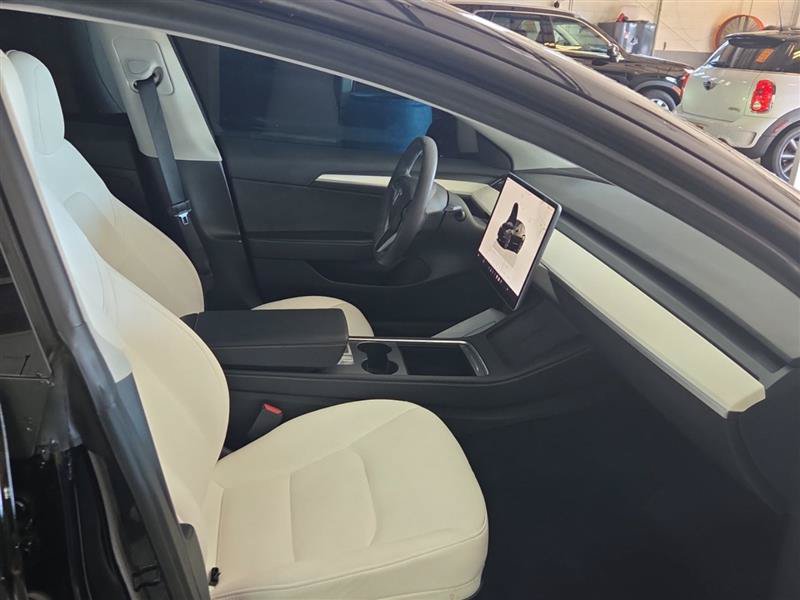 Used 2023 Tesla Model 3 Standard Range RWD image 3