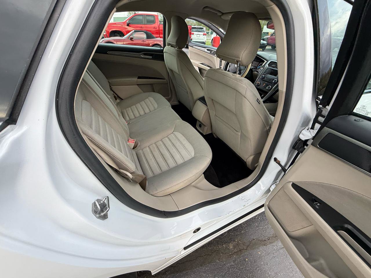 Used 2017 Ford Fusion SE image 35