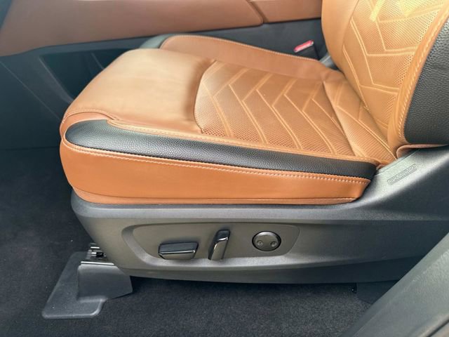 Used 2025 Nissan Pathfinder Platinum w/ Cargo Package image 23