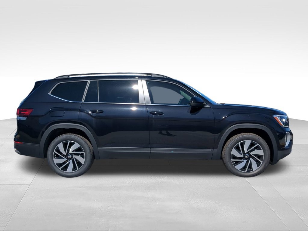 New 2026 Volkswagen Atlas SE FWD image 3