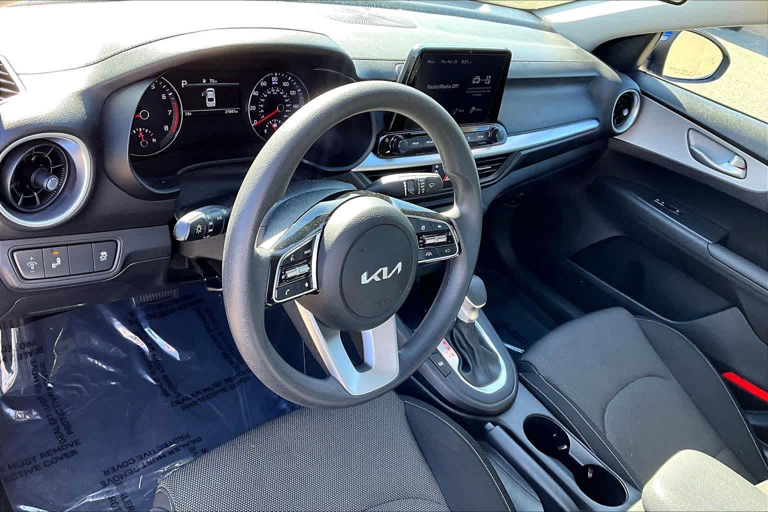 Used 2023 Kia Forte LXS w/ LXS Technology Package FWD image 17