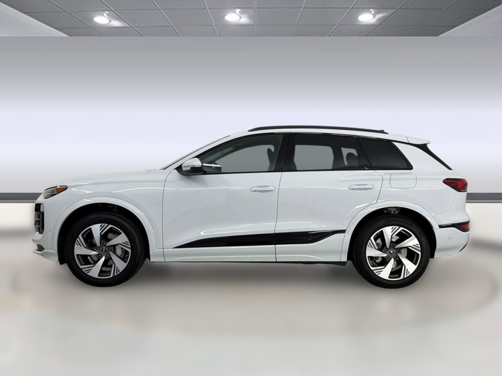 Used 2025 Audi Q6 e-tron Premium Plus w/ Premium Plus AWD/4WD image 2