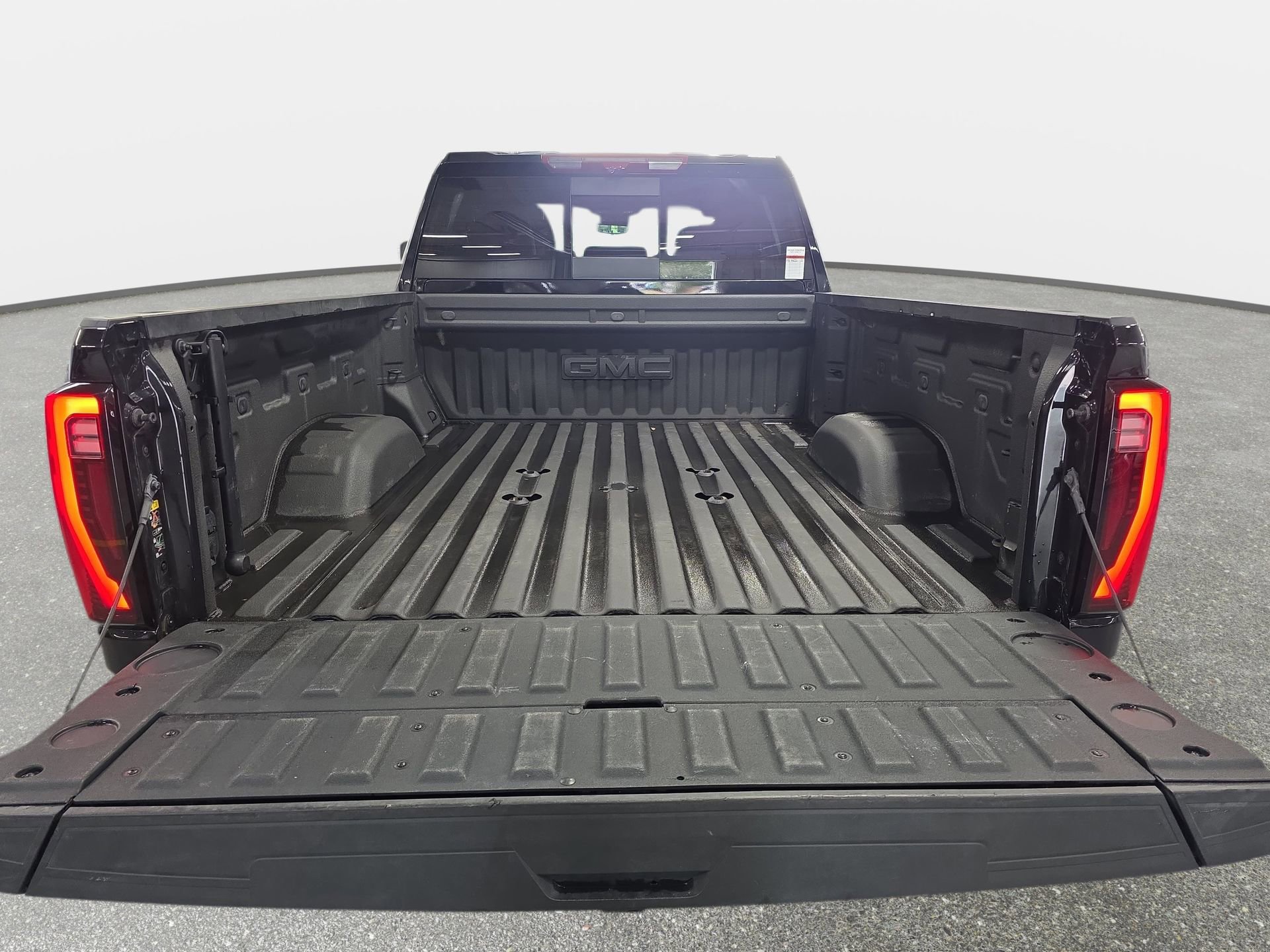 Used 2025 GMC Sierra 2500 Denali Ultimate w/ Max Trailering Package AWD/4WD image 12