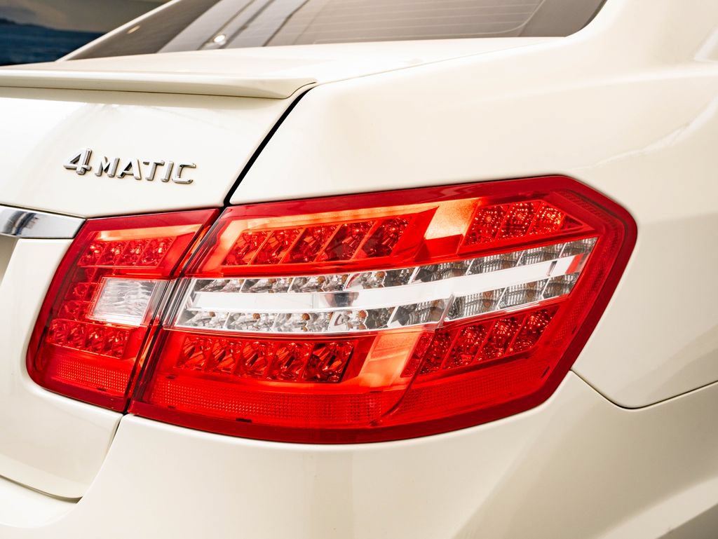 Used 2012 Mercedes-Benz E 350 4MATIC Sedan image 9