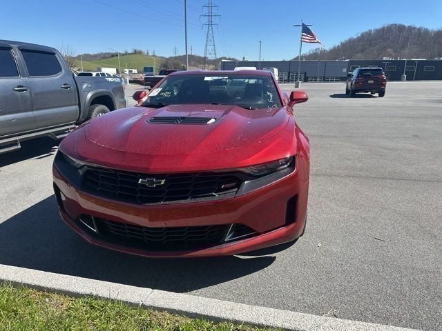 Used 2022 Chevrolet Camaro LT w/ RS Package image 4