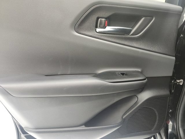 Used 2023 Toyota Prius XLE FWD image 9
