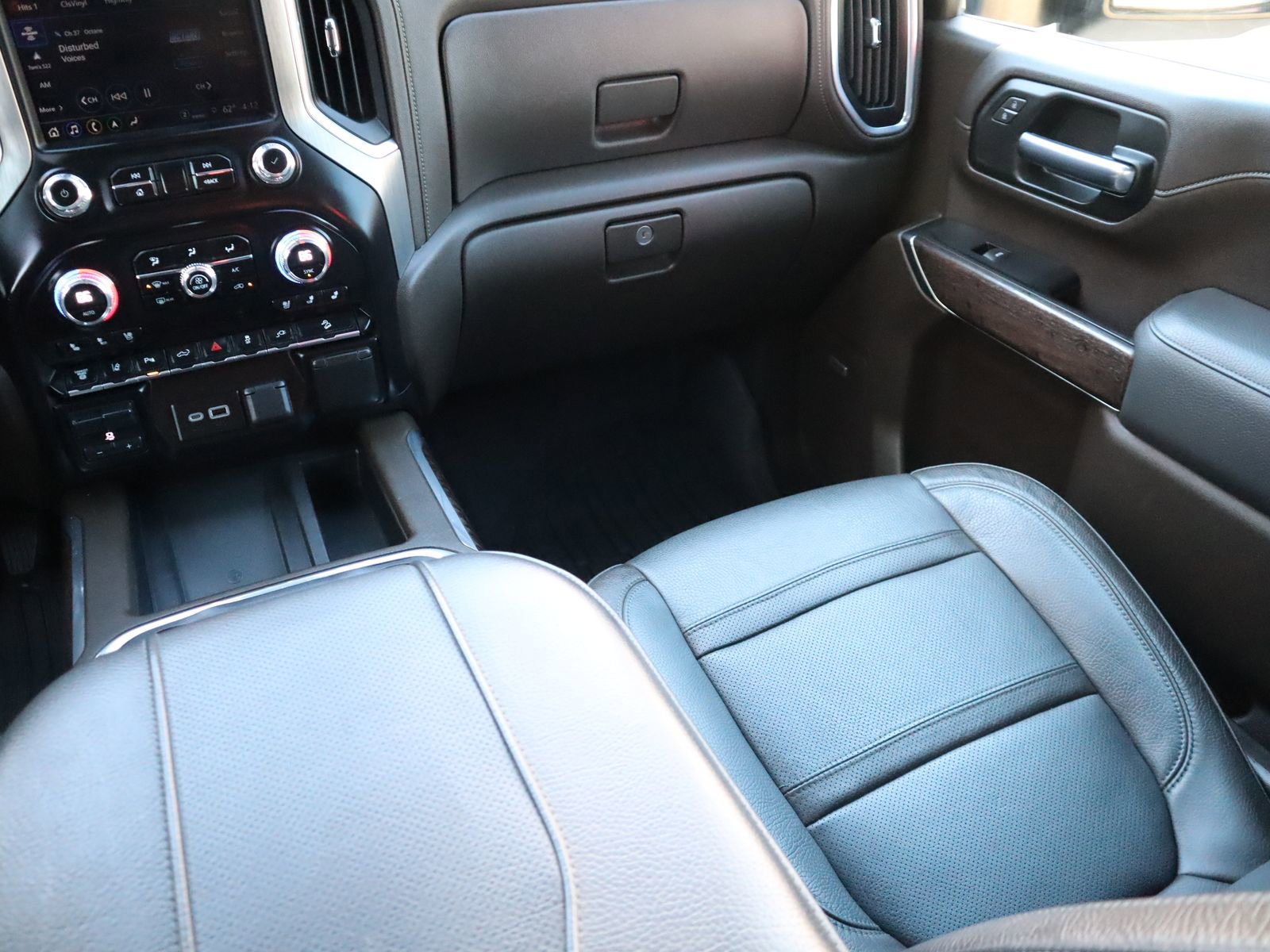 Used 2023 GMC Sierra 2500 Denali image 35