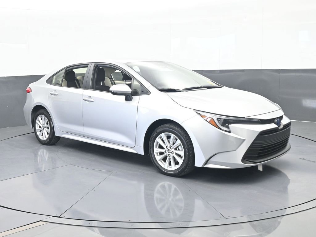 Used 2024 Toyota Corolla LE w/ LE Convenience Package image 8