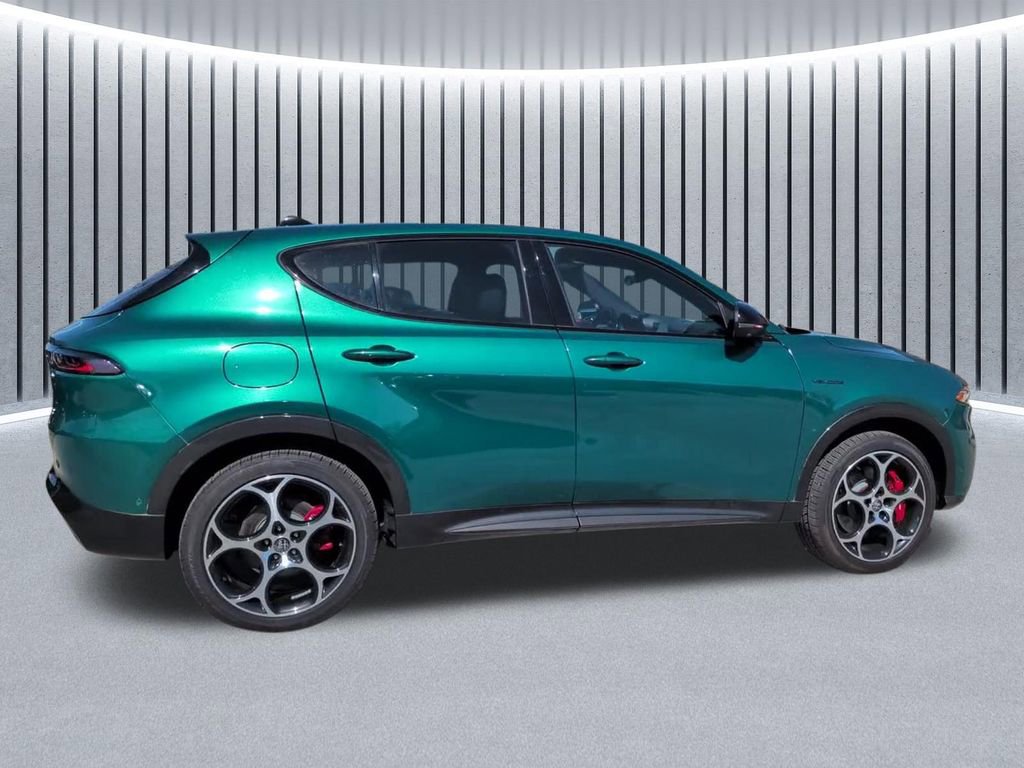 Used 2024 Alfa Romeo Tonale Veloce w/ Active Assist Package image 4