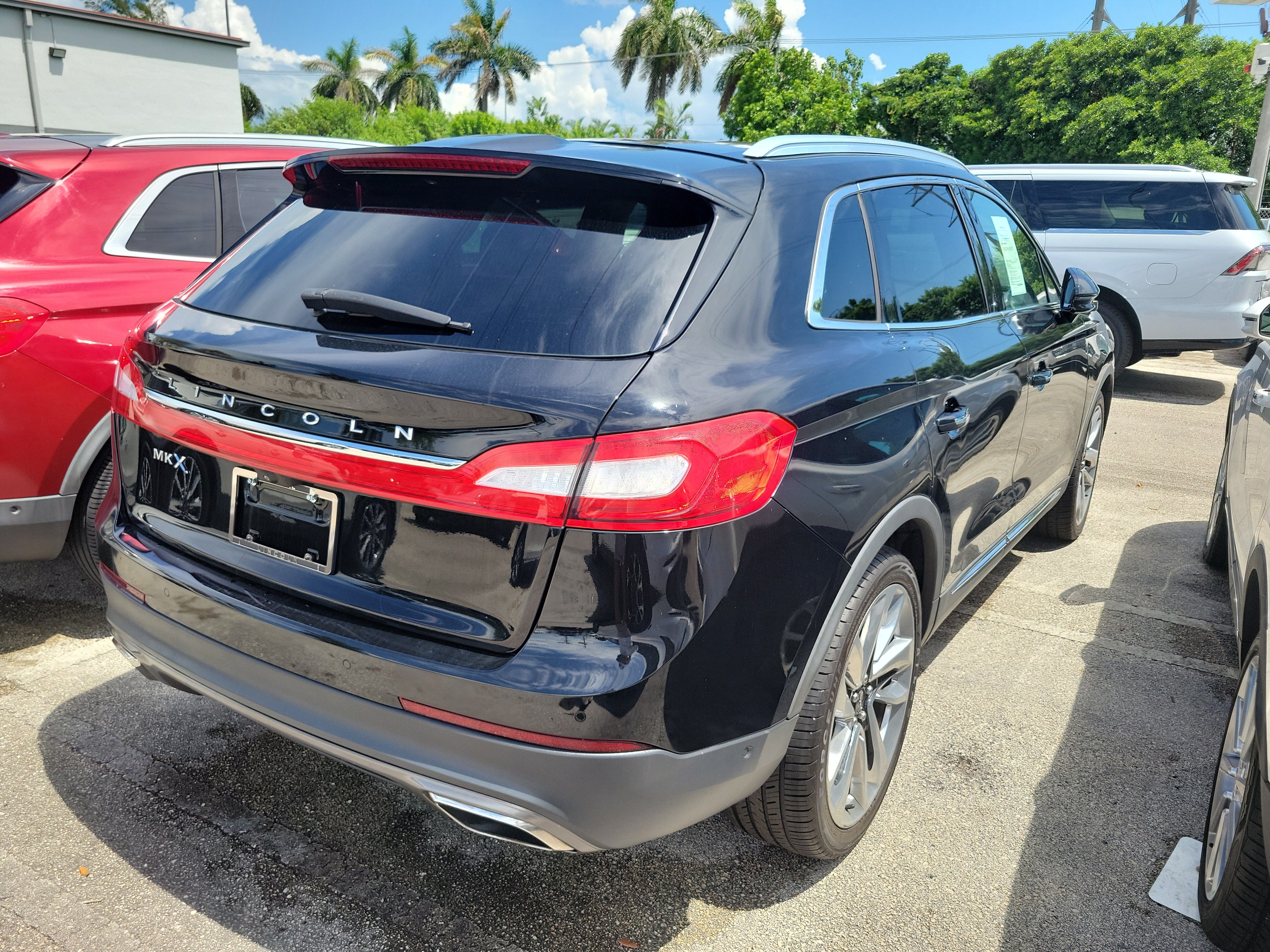 Used 2018 Lincoln MKX Reserve FWD image 3