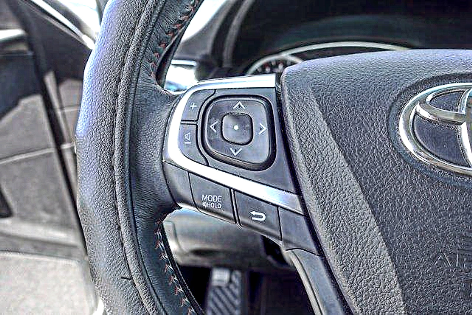 Used 2017 Toyota Camry SE FWD image 13