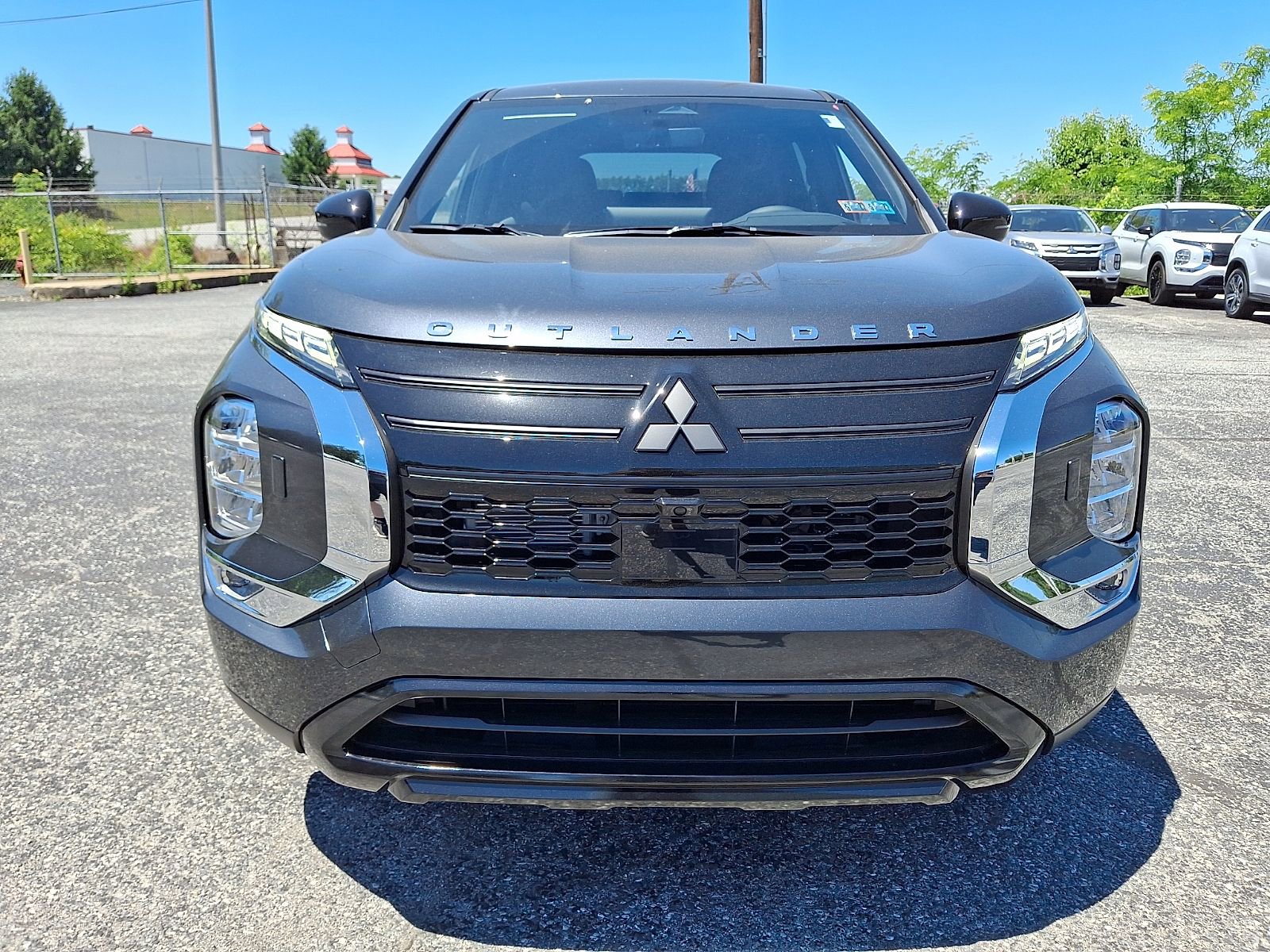 New 2026 Mitsubishi Outlander LE AWD/4WD image 3