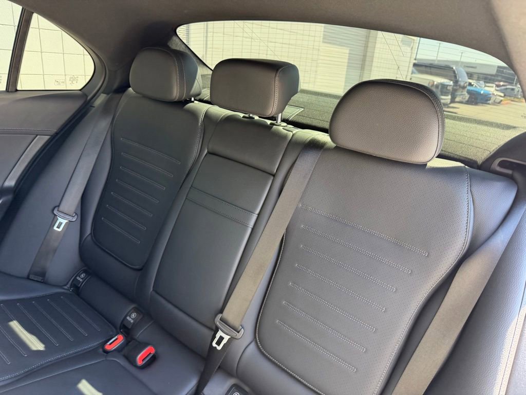 Used 2023 Mercedes-Benz C 300 Sedan image 19
