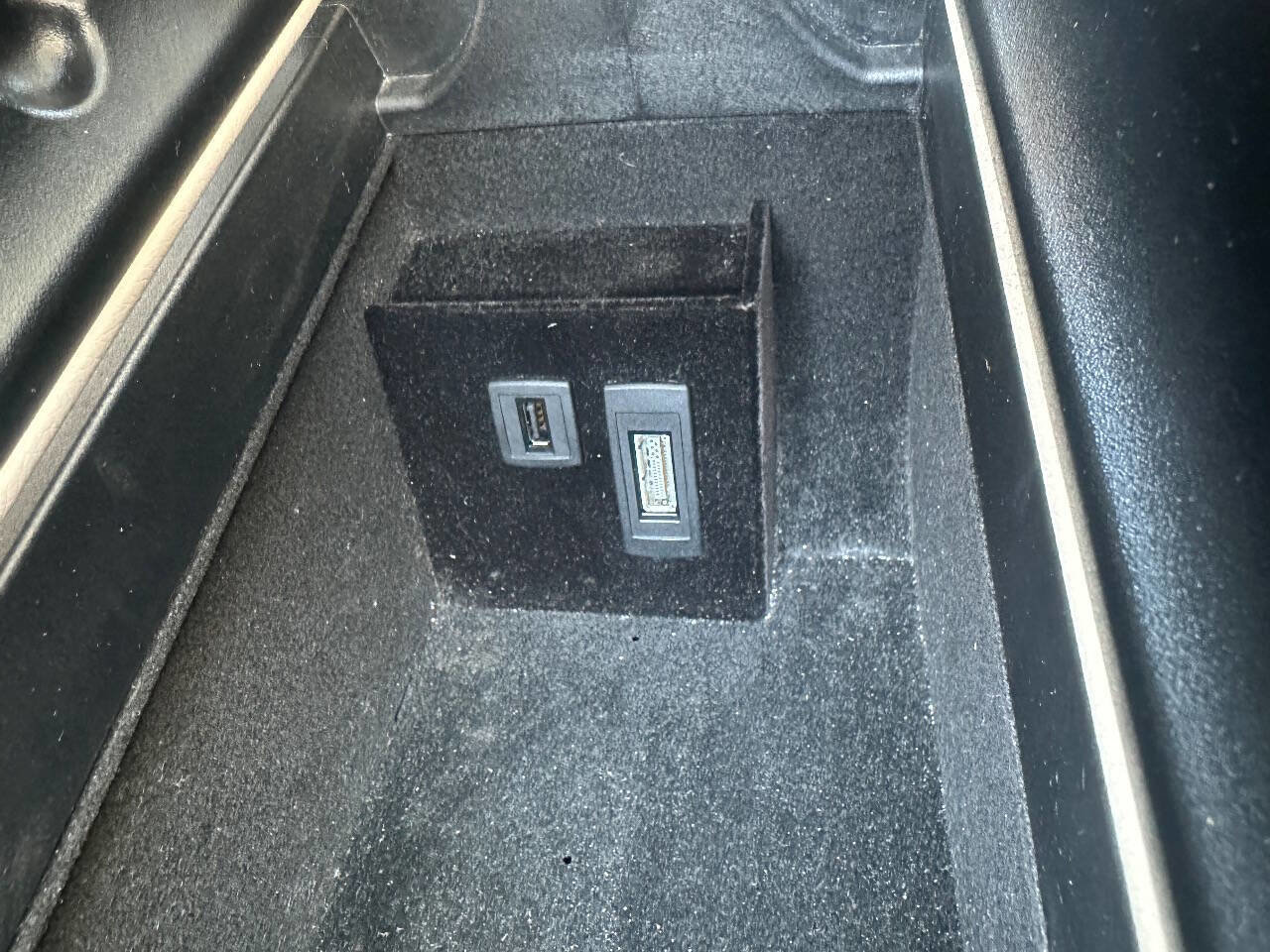 Used 2014 Mercedes-Benz E 350 4MATIC Sedan image 31