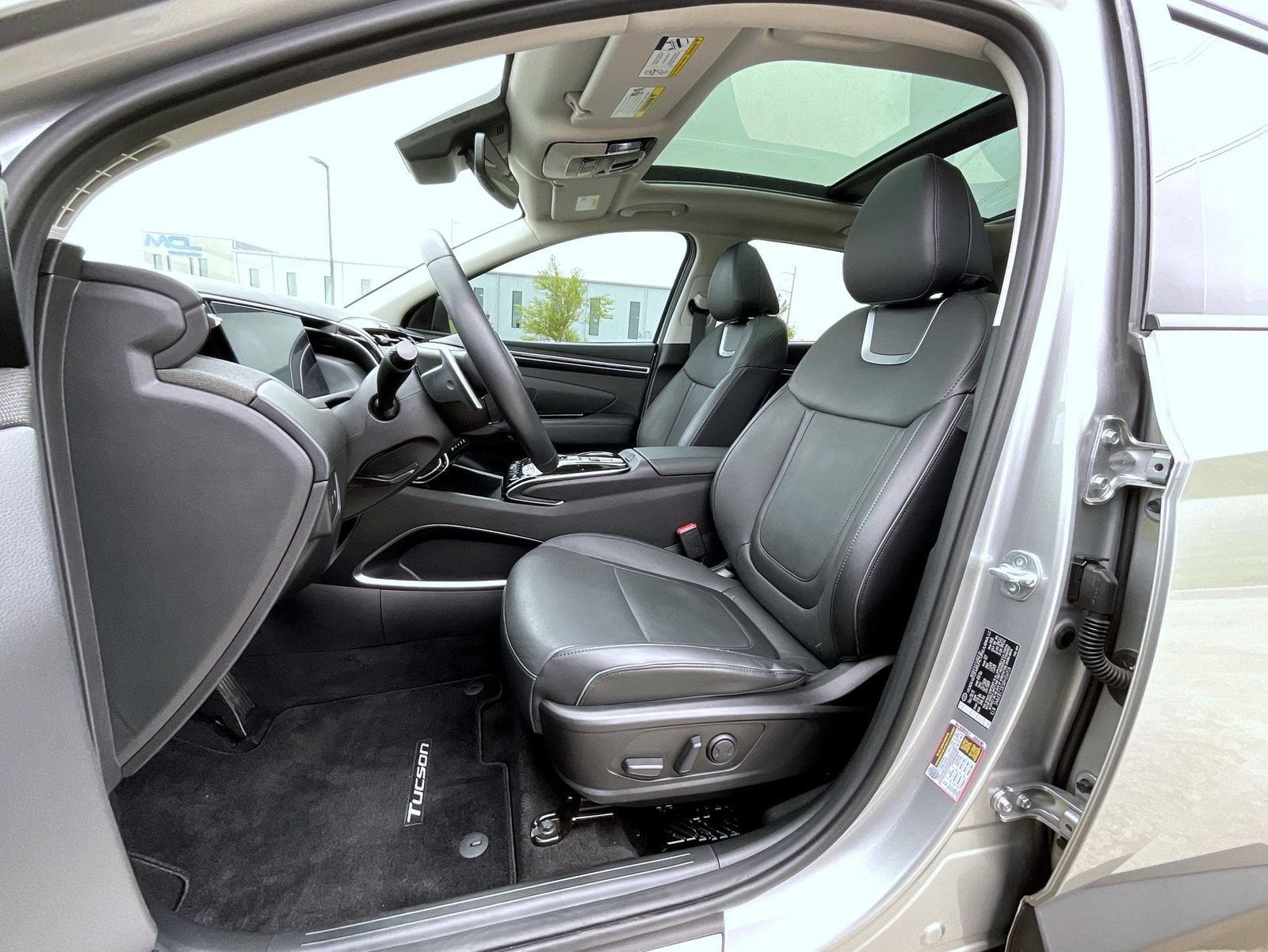 Certified 2024 Hyundai Tucson Limited AWD/4WD image 10