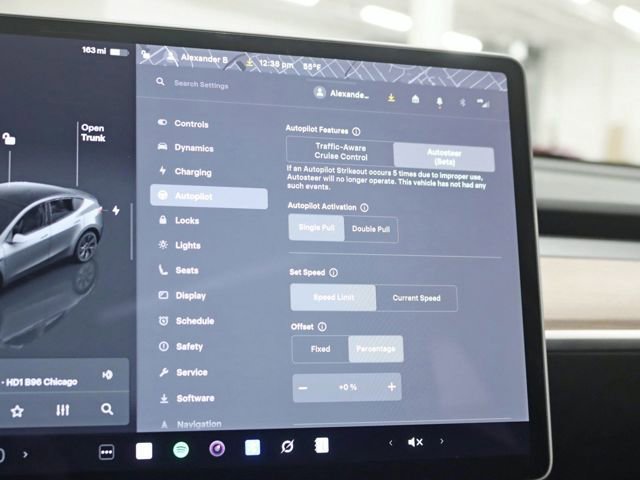 Used 2025 Tesla Model Y Long Range AWD/4WD image 5