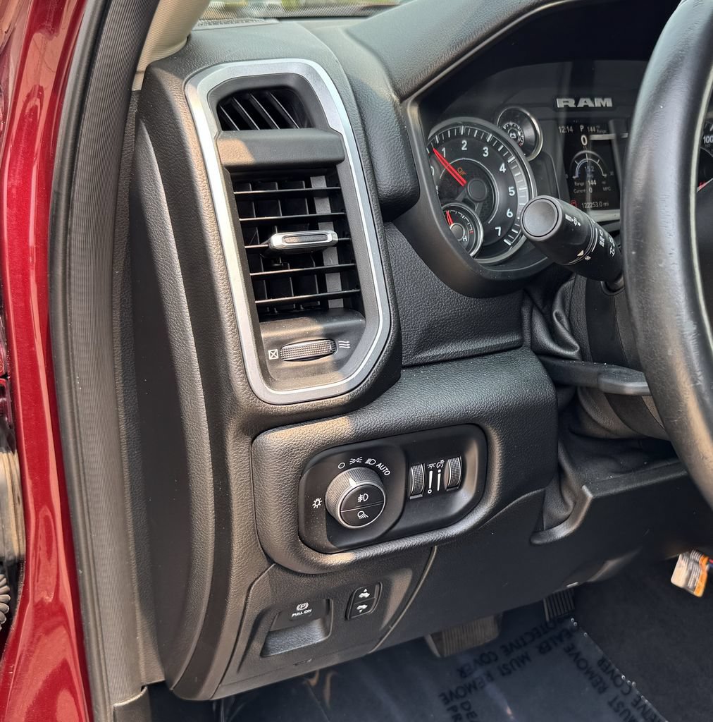 Used 2019 RAM 1500 Big Horn AWD/4WD image 14