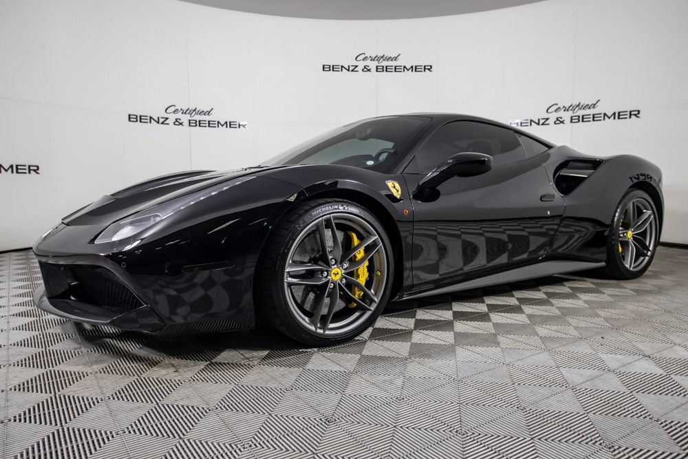 Used 2017 Ferrari 488 GTB RWD image 4