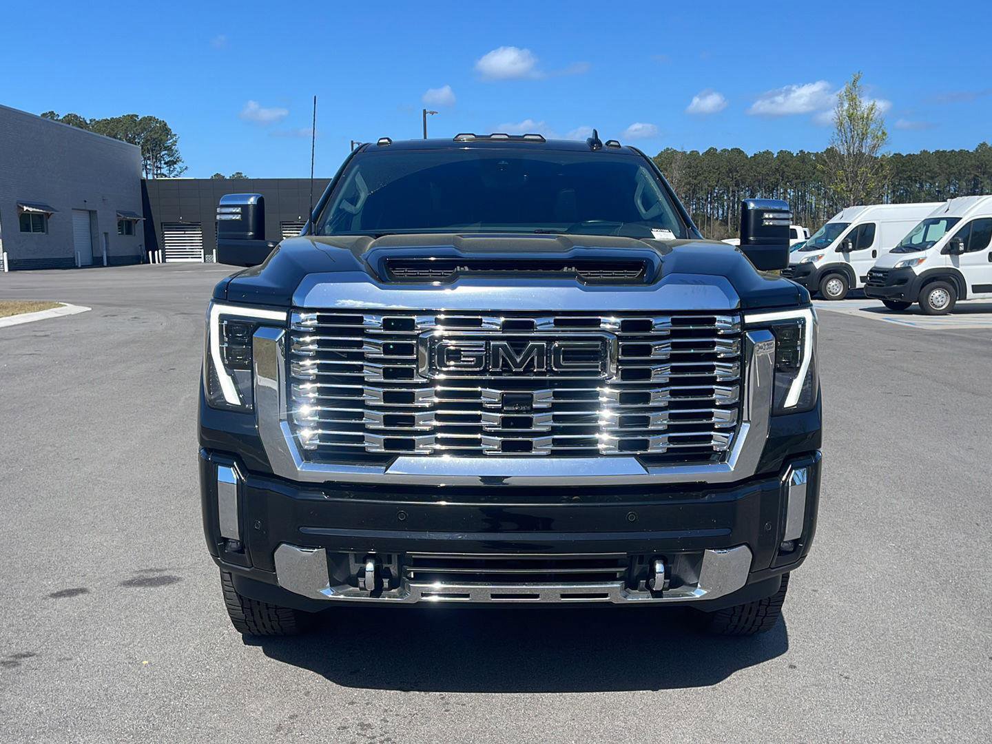 Used 2024 GMC Sierra 2500 Denali w/ Denali Reserve Package image 2