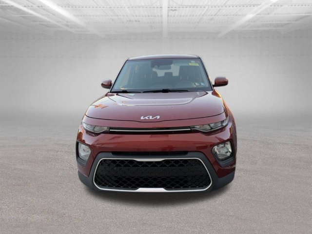 Used 2022 Kia Soul LX w/ Technology Package FWD image 2