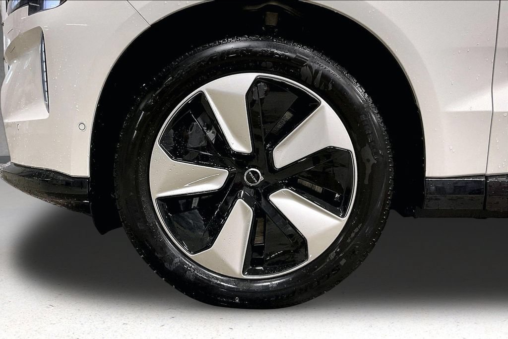New 2026 Volvo EX90 Plus AWD/4WD image 13