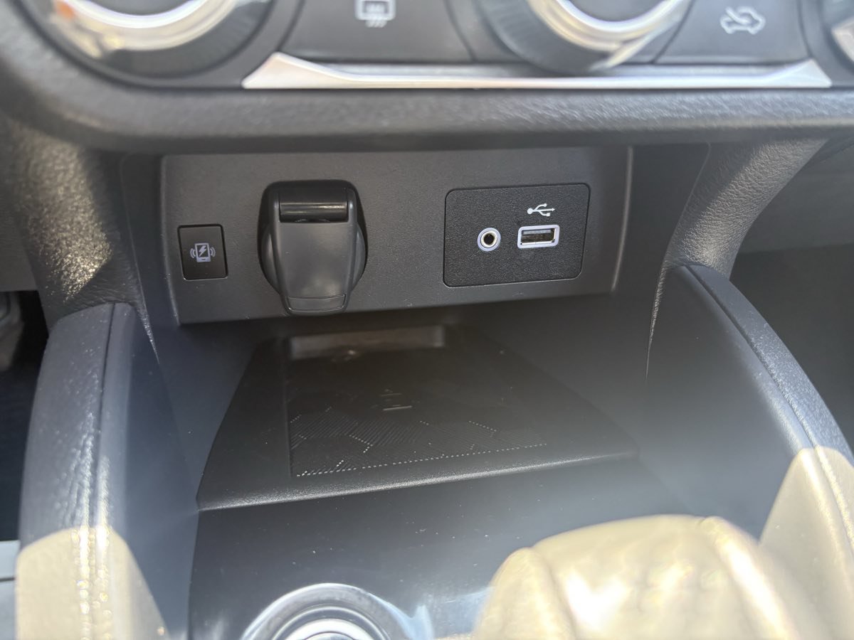 Used 2025 Nissan Versa SV FWD image 21