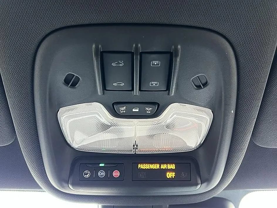Used 2025 Chevrolet TrailBlazer RS w/ Convenience Package FWD image 35