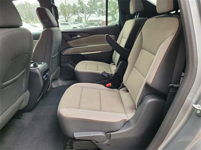 Used 2025 Chevrolet Traverse LT image 13