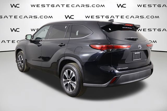 Used 2022 Toyota Highlander XLE FWD image 48