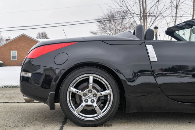 Used 2007 Nissan 350Z Touring RWD image 10