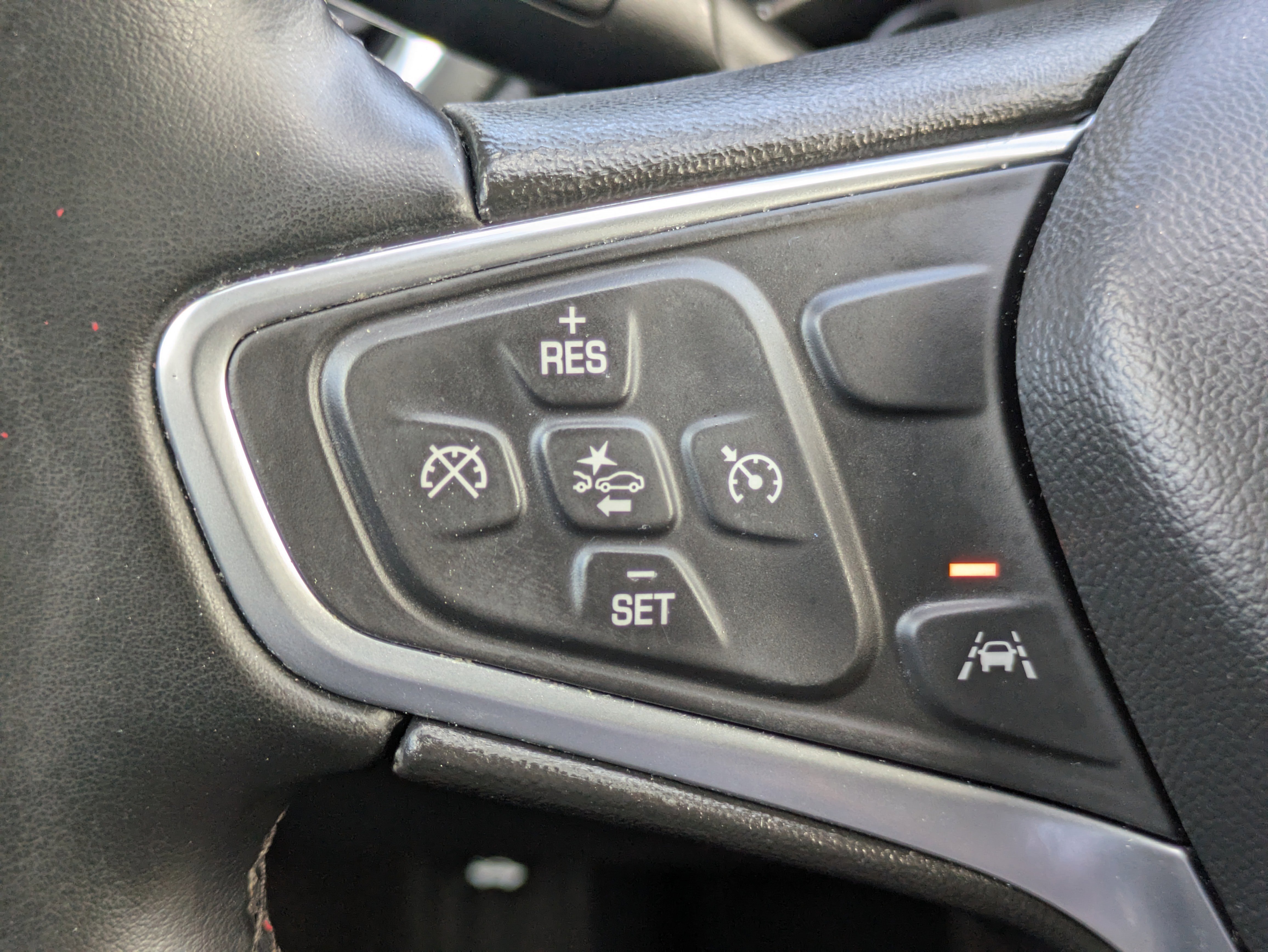 Used 2023 Chevrolet Equinox LT w/ Driver Convenience Package image 17