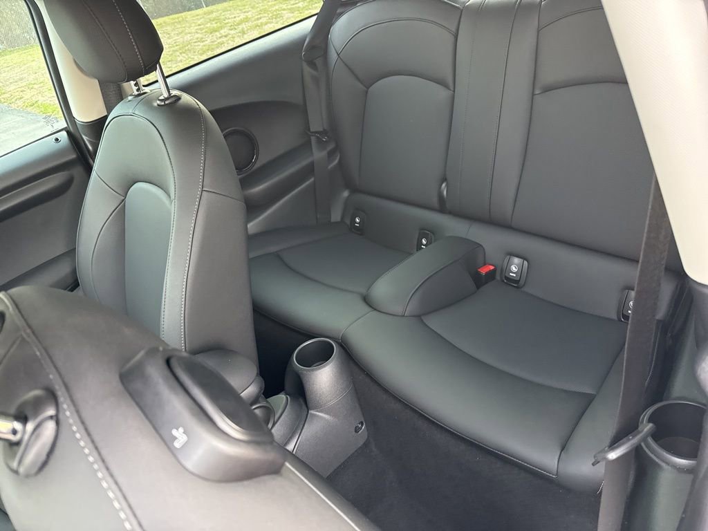 Certified 2024 MINI Cooper 2-Door Hardtop image 15