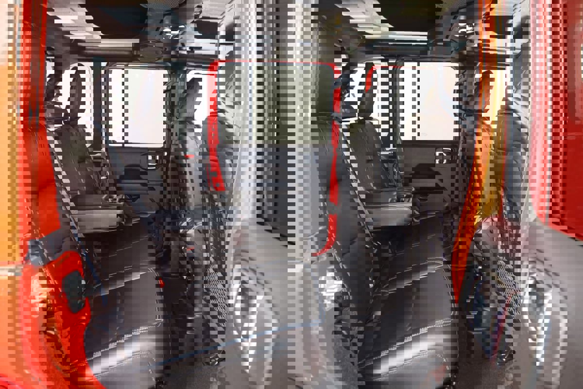 Used 2021 Jeep Wrangler Unlimited Rubicon 4xe w/ Steel Bumper Group image 15