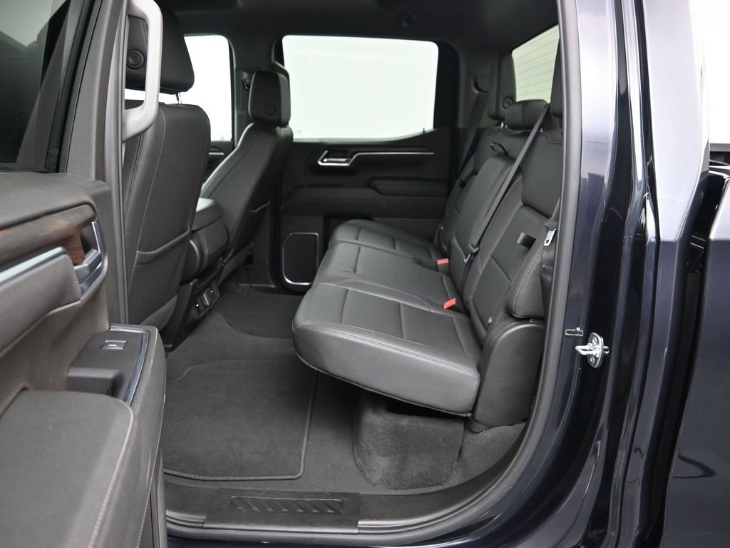 Certified 2025 GMC Sierra 1500 SLT image 23